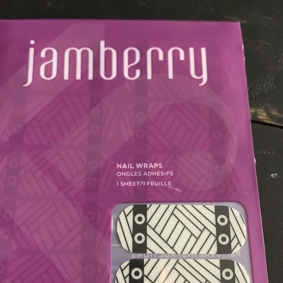 JAMBERRY Glow in the Dark Halloween Mummy Nail Wraps - All Wrapped Up - Picture 7 of 13